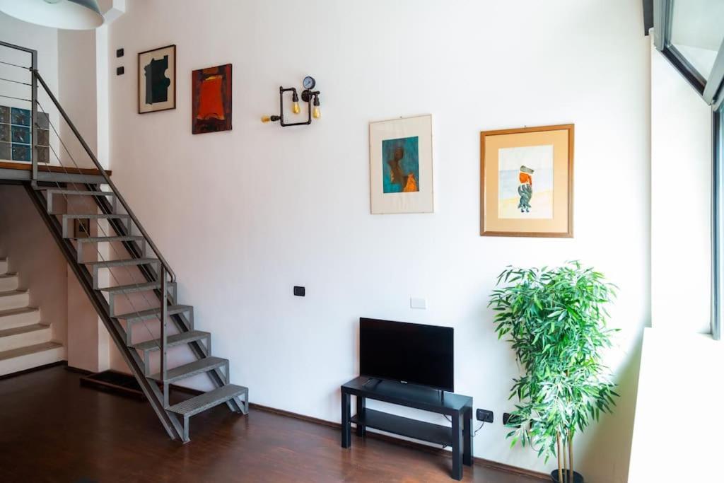 Appartement 2 Min Da Porta Genova - Elegante Bilocale à Milan Extérieur photo