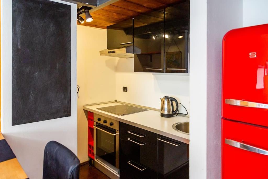 Appartement 2 Min Da Porta Genova - Elegante Bilocale à Milan Extérieur photo